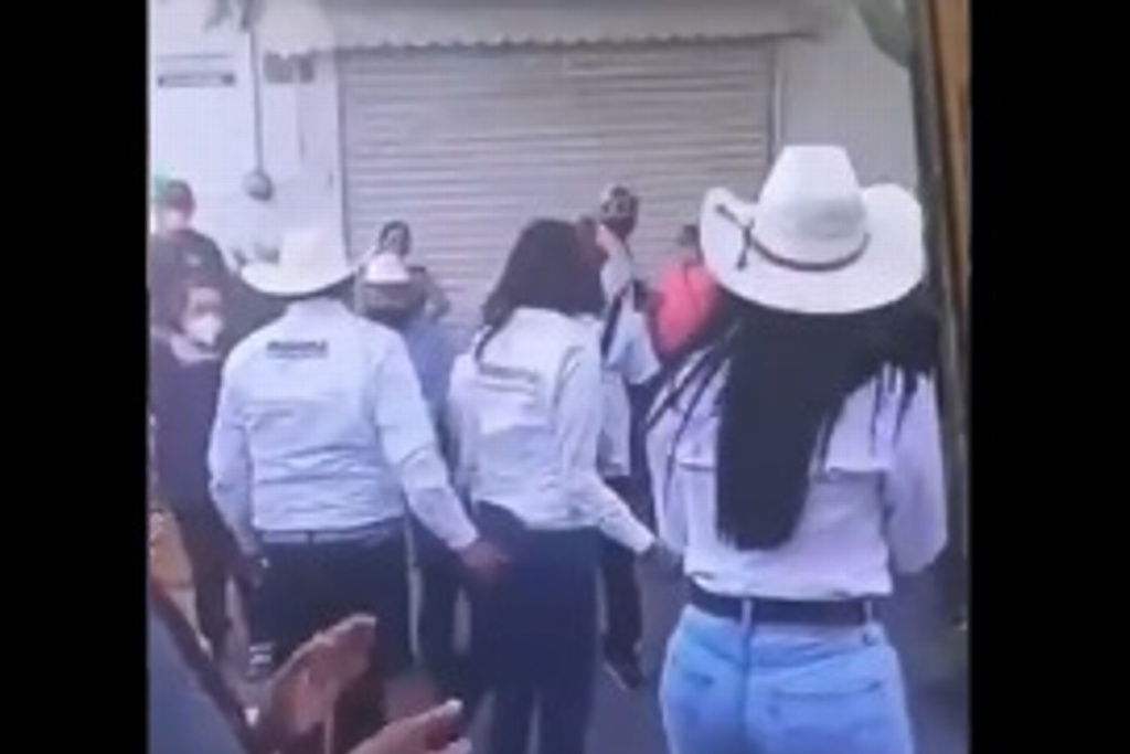Pudo ser un roce involuntario: David Monreal sobre toqueteo a candidata de Morena