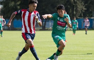 El despido de jugadores de Chivas por meter mujeres al hotel de concentración…