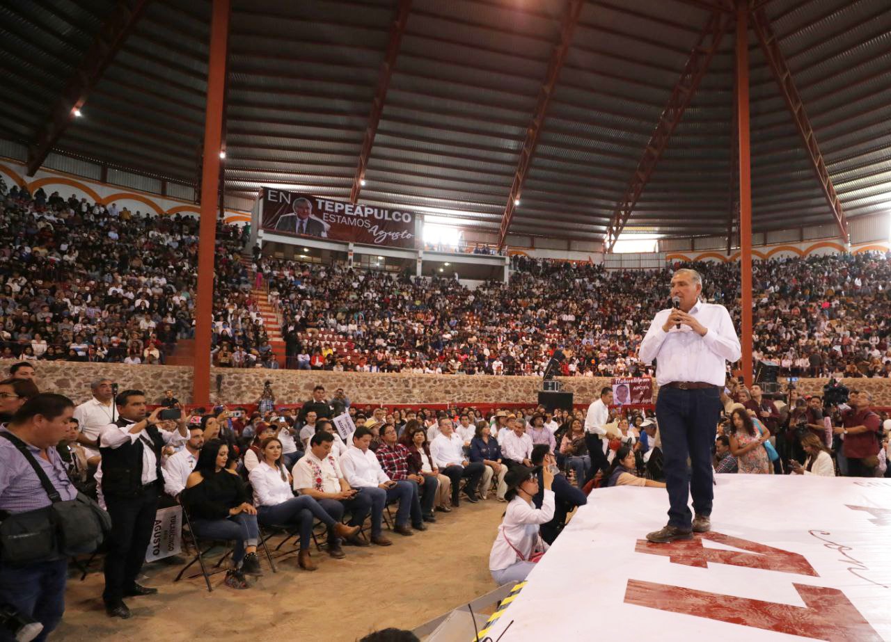 Adán Augusto López Hernández confía en ganar el proceso interno de Morena, y piensa ya en la segunda etapa de la Cuarta Transformación