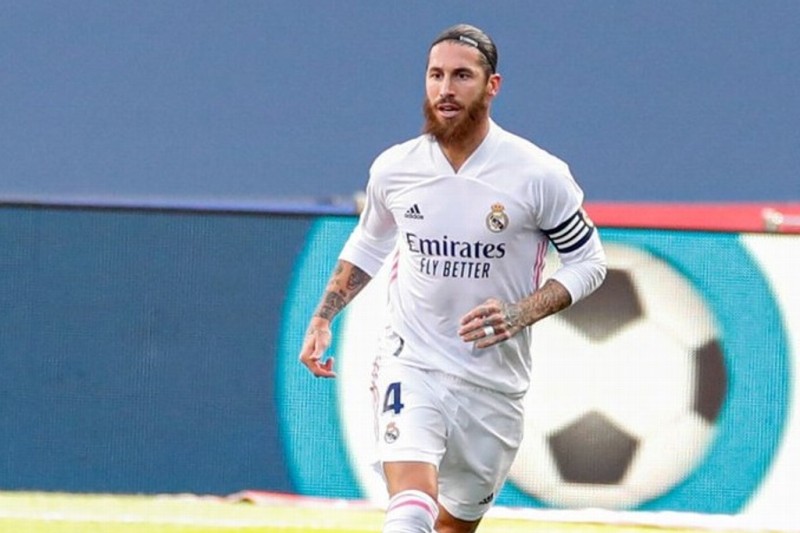 Sergio Ramos da positivo a COVID-19