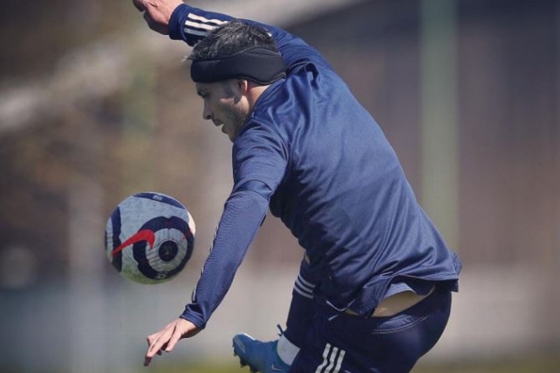 Raúl Jiménez jugaría antes de terminar la Premier