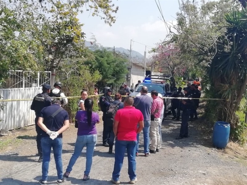 Hallan en domicilio de Ixtac el cuerpo de una mujer