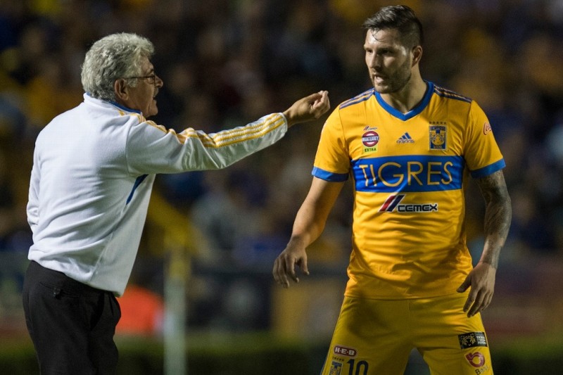 Gignac se despide de ‘El Tuca’ Ferretti