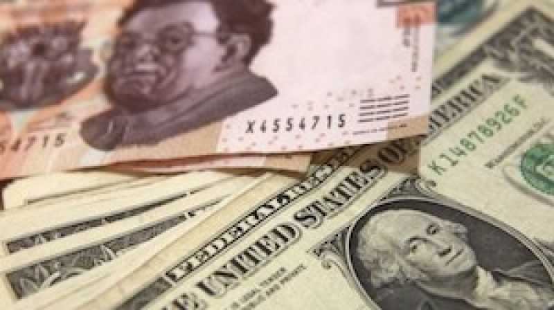 Dólar se vende hasta en 18.90 pesos